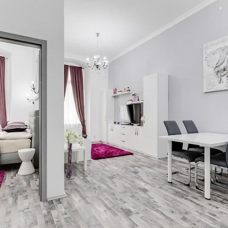 Apartment Thunovska 10 Прага Екстериор снимка