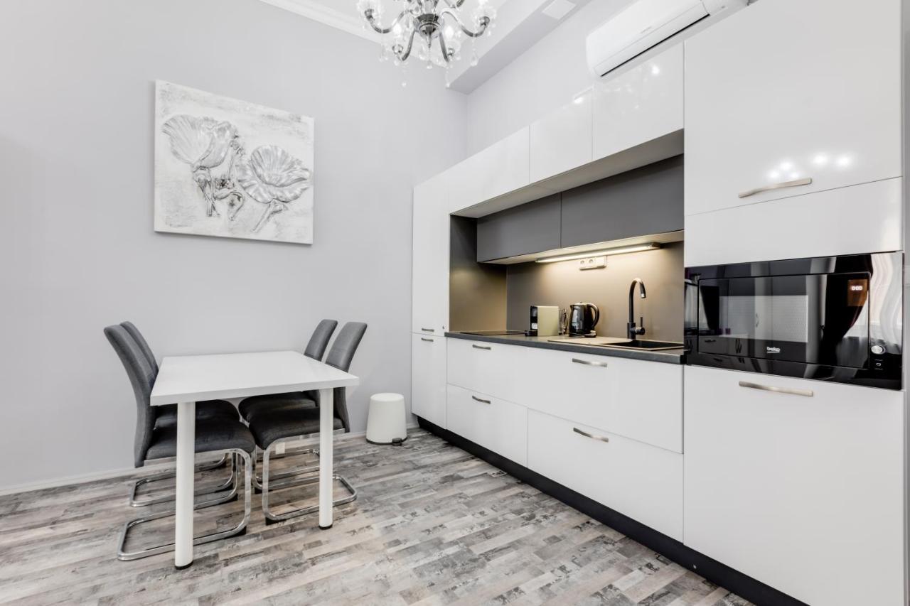 Apartment Thunovska 10 Прага Екстериор снимка