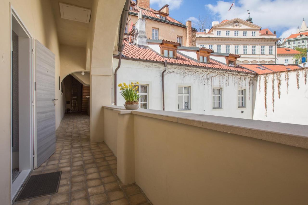 Apartment Thunovska 10 Прага Екстериор снимка