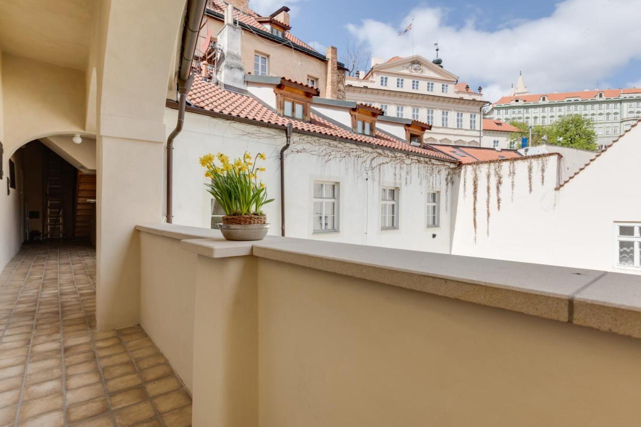 Apartment Thunovska 10 Прага Екстериор снимка