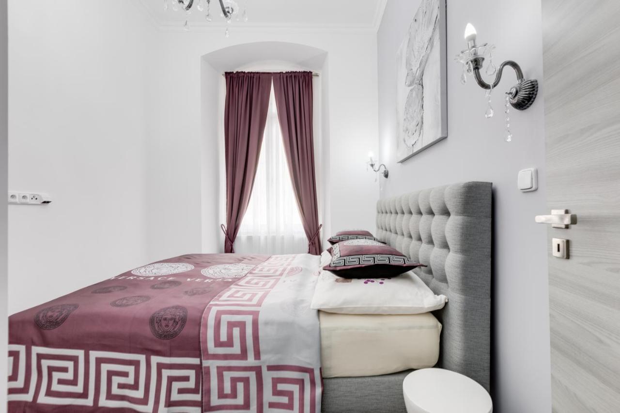Apartment Thunovska 10 Прага Екстериор снимка