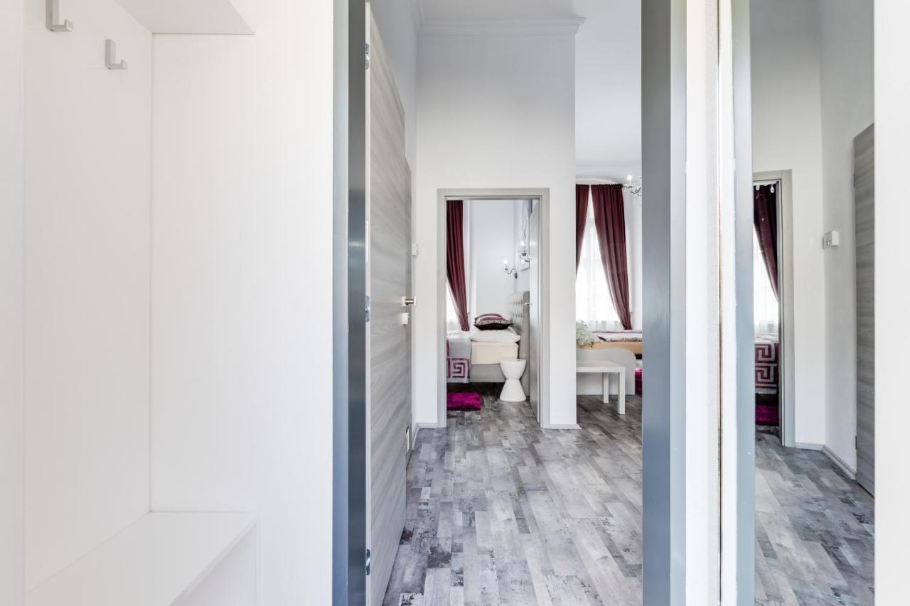 Apartment Thunovska 10 Прага Екстериор снимка