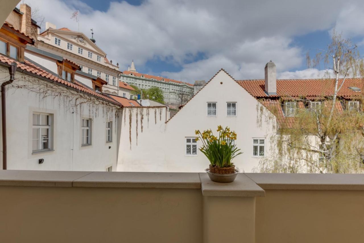 Apartment Thunovska 10 Прага Екстериор снимка